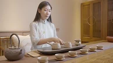 4K分茶倒茶美女茶艺师茶道视频的预览图